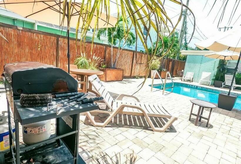 إستوديو قياسى, Haley S At The Anna Maria Island Inn