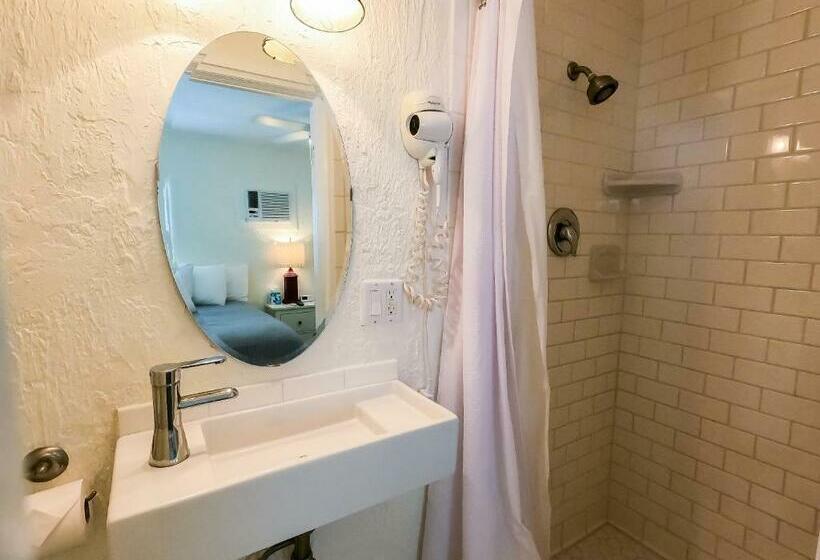 إستوديو قياسى, Haley S At The Anna Maria Island Inn