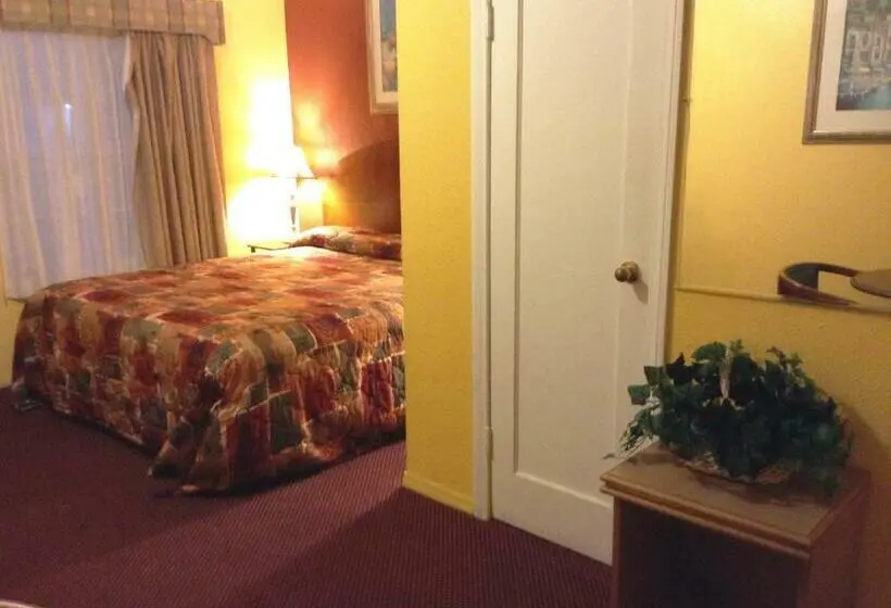キングサイズベッドのデラックスルーム, Oceanside Inn & Suites