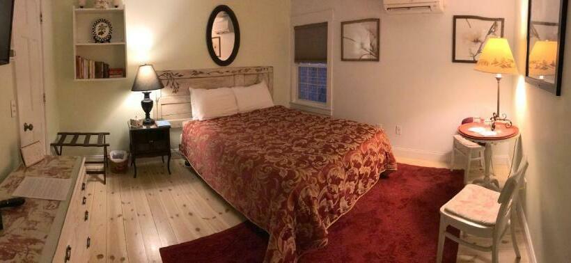 غرفة قياسية, The Tilton Inn