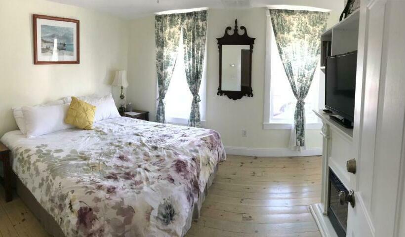 带大床的标准间, The Tilton Inn