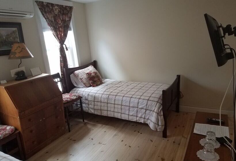 标准间, The Tilton Inn