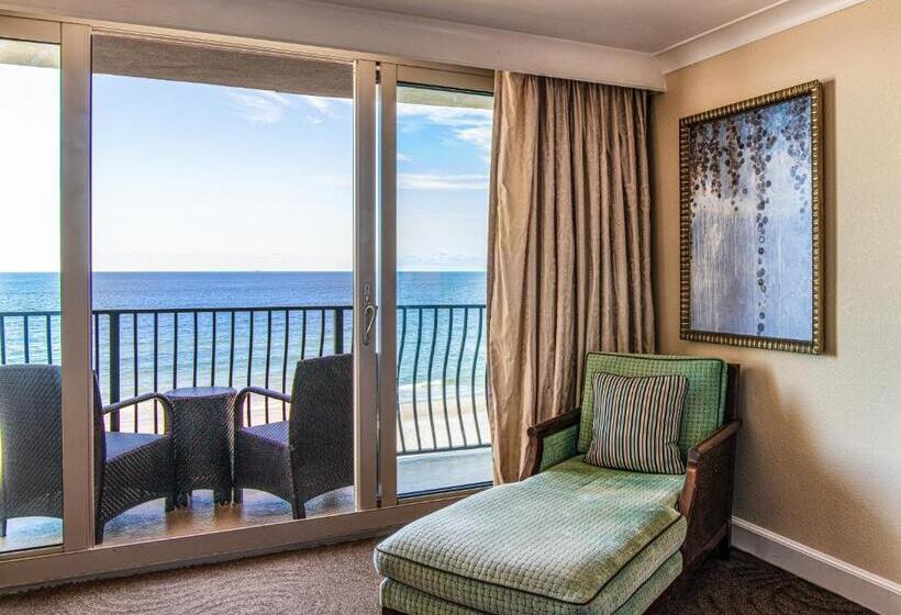 מיטת קינג בסוויטה, One Ocean Resort And Spa