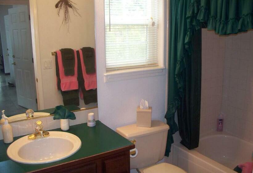 Люкс Кровать Кинг, River Cove Elegant Waterfront Bed & Breakfast