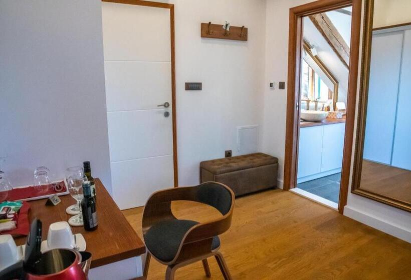 اتاق لوکس با چشمانداز دریا, Oblivion Luxury Rooms