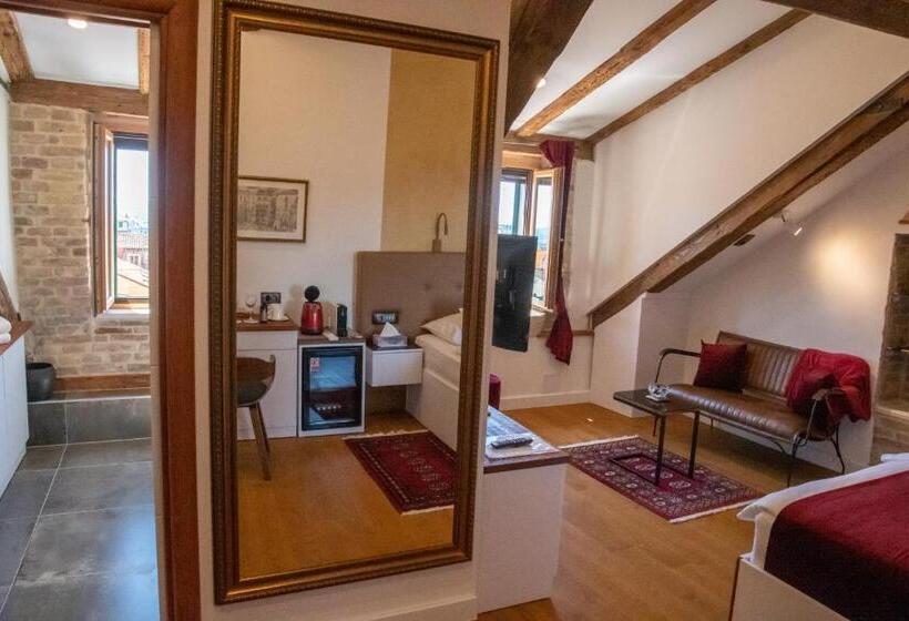 اتاق لوکس با چشمانداز دریا, Oblivion Luxury Rooms