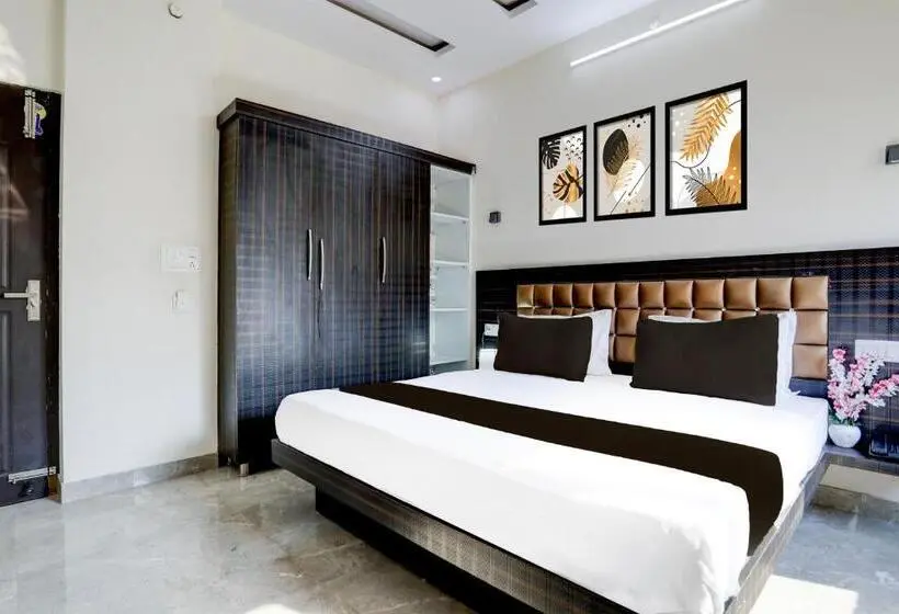 スタンダードルーム, Oyo Hotel Rudraksh