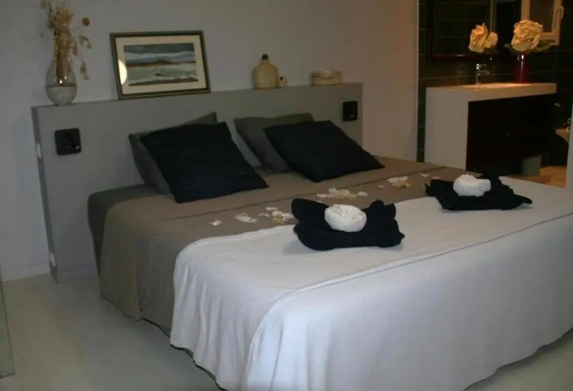 キングサイズベッドのスイートルーム, Cocon De Verdure Avec Piscine Chambre Lit King Size 2m