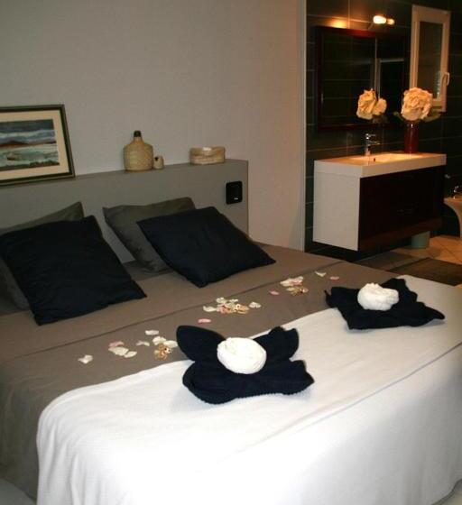 جناح سرير كينج, Cocon De Verdure Avec Piscine Chambre Lit King Size 2m