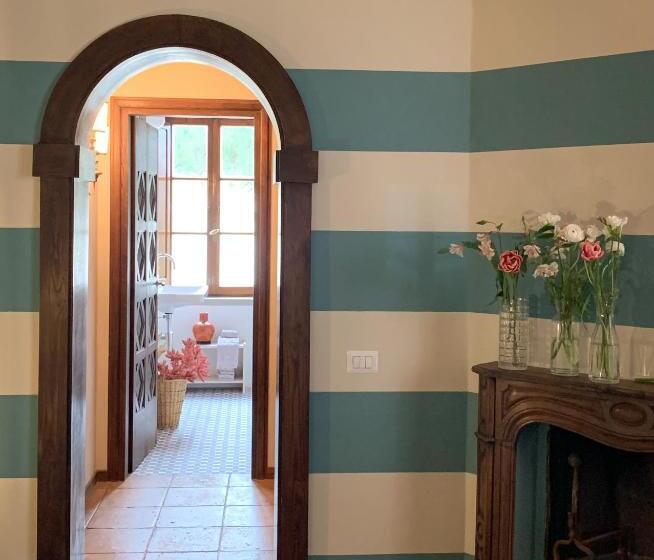 اتاق استاندارد با بالکن, I Casciani