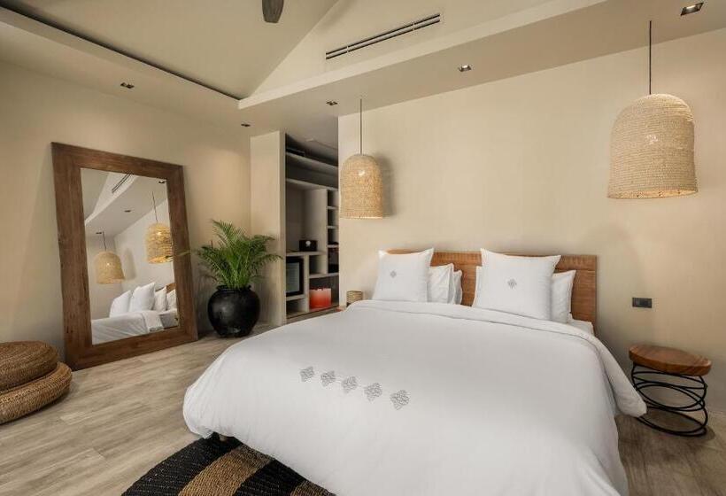 سوییت با استخر, Odyssey   Luxury Beachfront Boutique