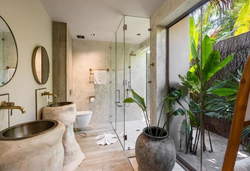 سوییت با استخر, Odyssey   Luxury Beachfront Boutique