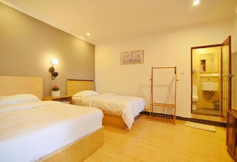 اتاق خانوادگی, Guilin Cyan Box Guest House
