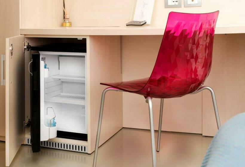 اتاق خانوادگی, Miorelli