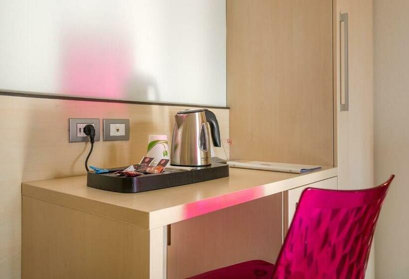 חדר משפחתי, Miorelli