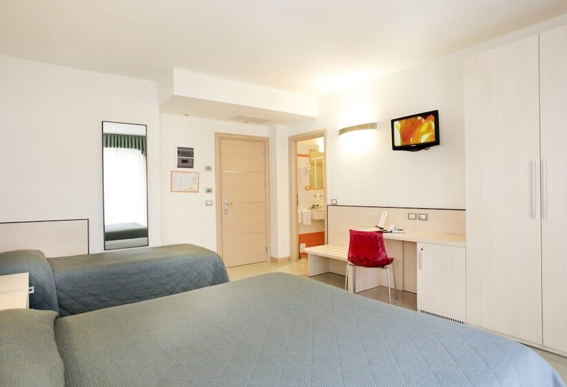 חדר סטנדרט לשלושה, Miorelli