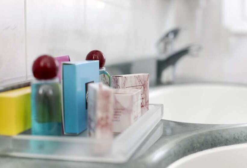 اتاق استاندارد سه تخته با چشمانداز استخر, Miorelli