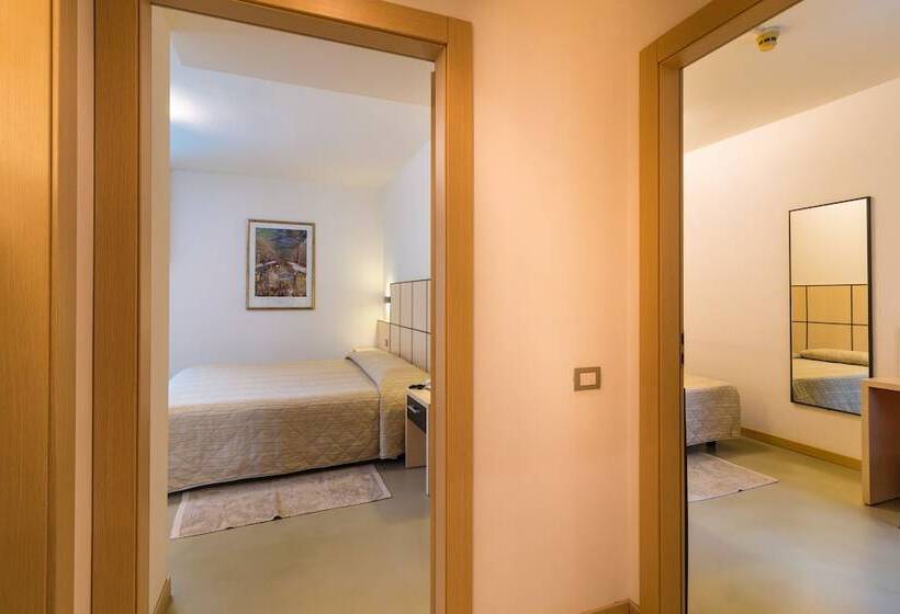 Quarto Familiar, Miorelli
