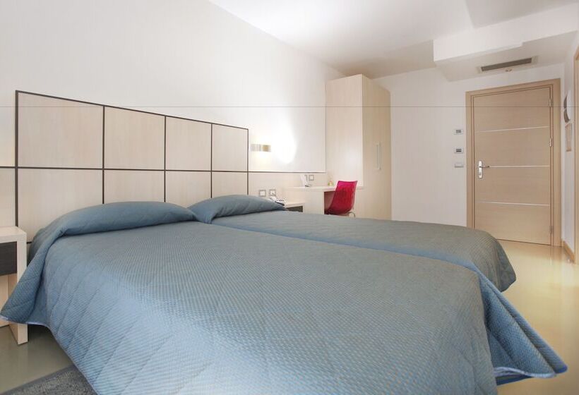 חדר משפחתי, Miorelli