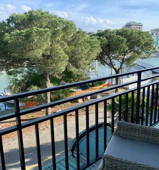 Quarto Triplo Standard com Balcão, Serena