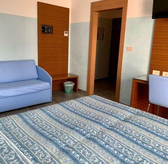 Quarto Triplo Standard com Balcão, Serena