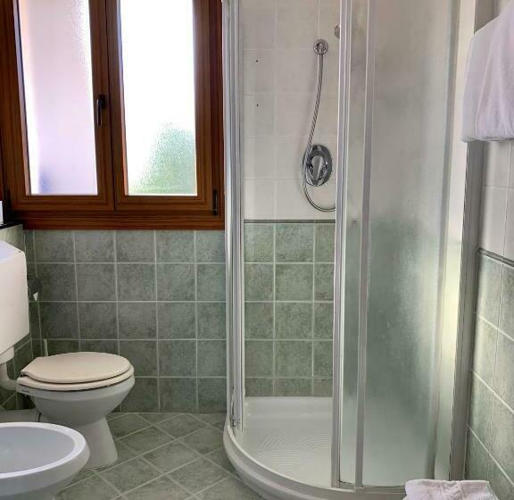 Quarto Triplo Standard com Balcão, Serena