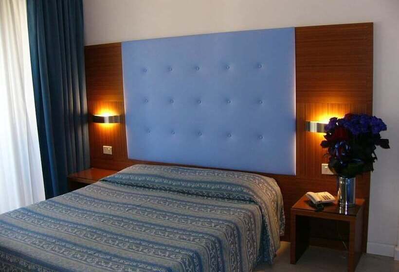 Quarto Triplo Standard com Balcão, Serena