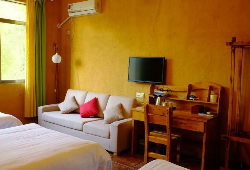 스탠다드 트리플 룸, Yangshuo Eden Inn