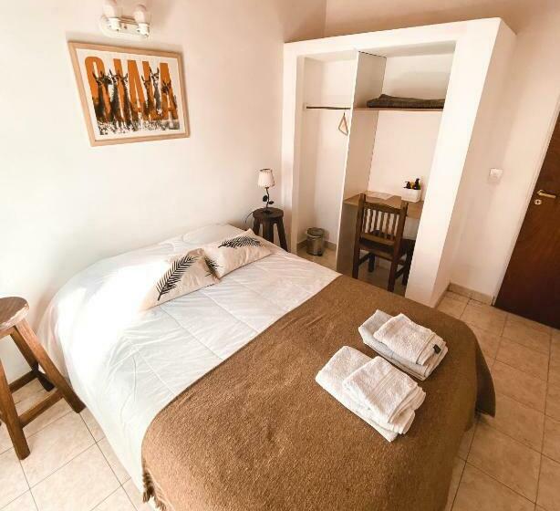 اتاق استاندارد با سرویس بهداشتی مشترک, Chepatagonia Hostel & Experiences