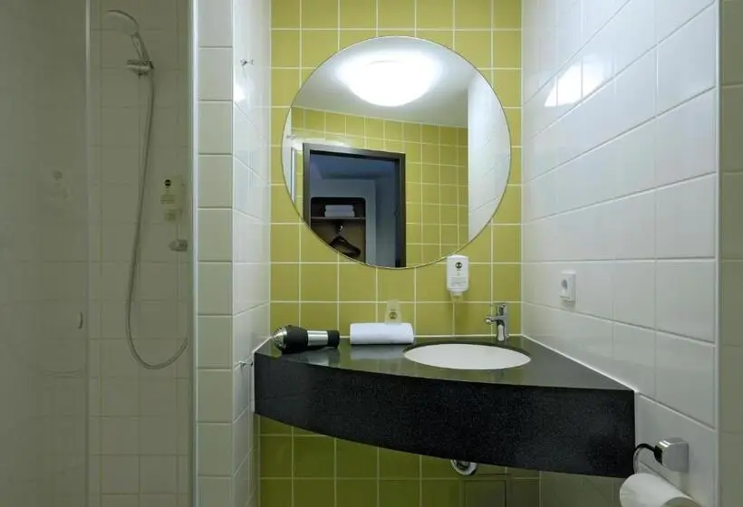Standard Kolmen Hengen Huone, B&b Hotel Frankfurt City Ost