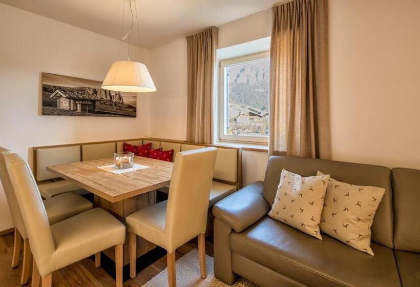 패밀리 아파트, Hubertus Dolomites