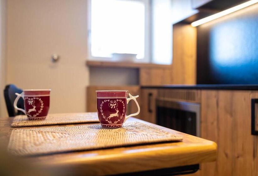 패밀리 아파트, Hubertus Dolomites