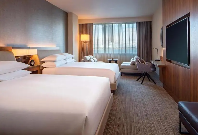 اتاق استاندارد با تخت دو نفره بزرگ برای معلولان, Hyatt Regency Lake Washington At Seattle S Southport