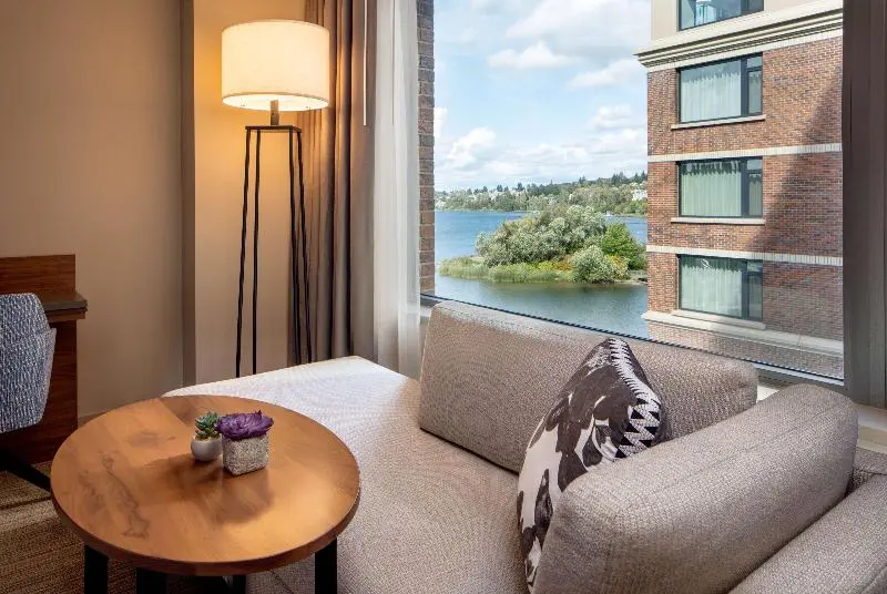 اتاق استاندارد با چشم‌انداز دریاچه, Hyatt Regency Lake Washington At Seattle S Southport