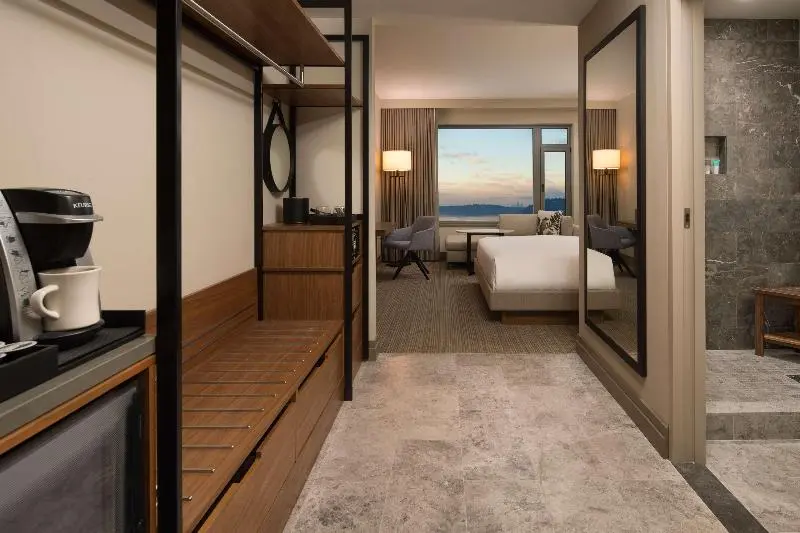 اتاق استاندارد با چشم‌انداز دریاچه, Hyatt Regency Lake Washington At Seattle S Southport