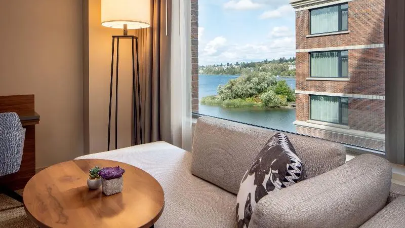 اتاق استاندارد با چشم‌انداز دریاچه, Hyatt Regency Lake Washington At Seattle S Southport