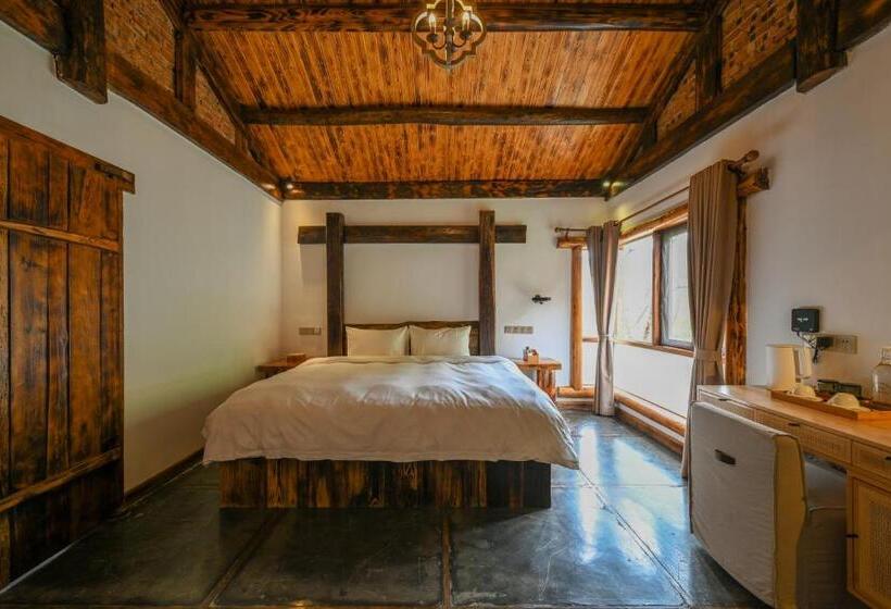 جناح عائلي, No.5 Valley Lodge