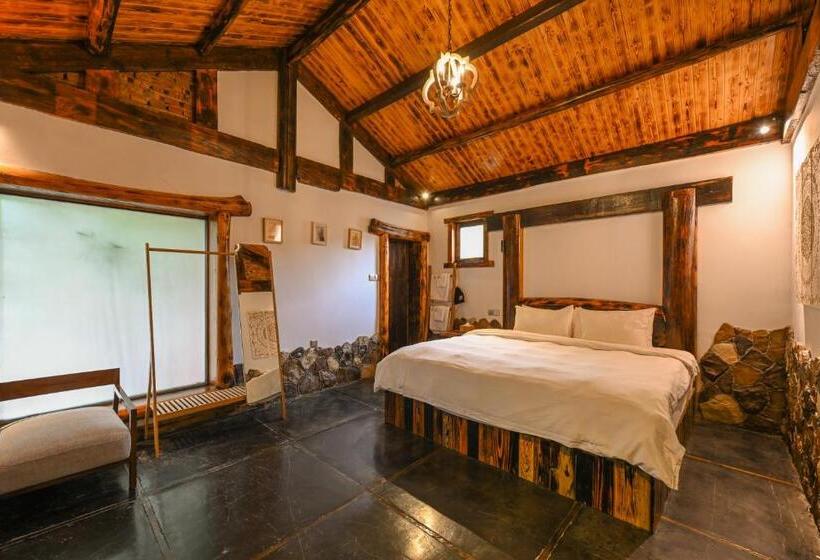 جناح عائلي, No.5 Valley Lodge