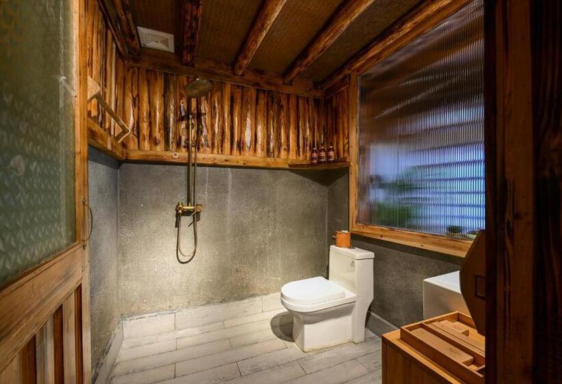 جناح, No.5 Valley Lodge