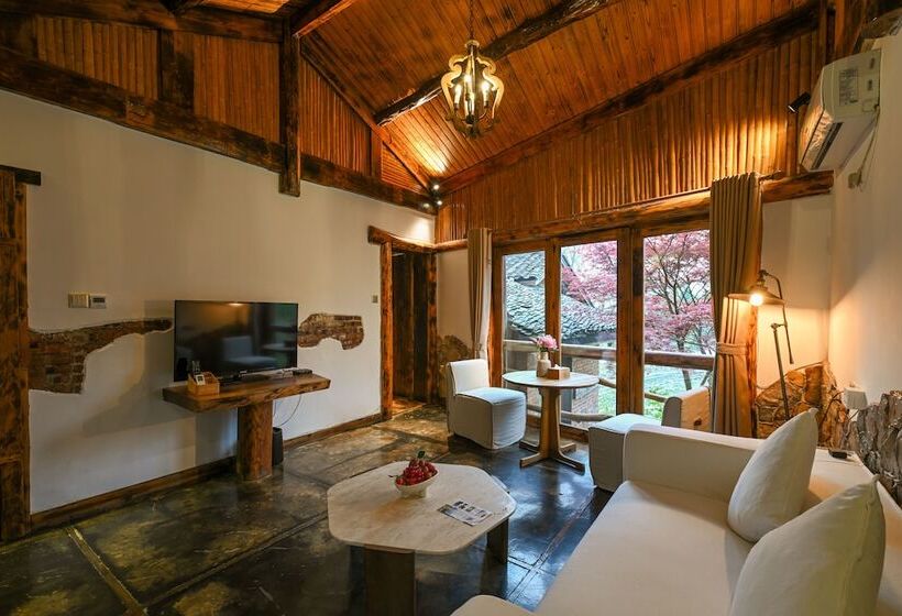 ‫فيلا غرفة نوم واحدة, No.5 Valley Lodge