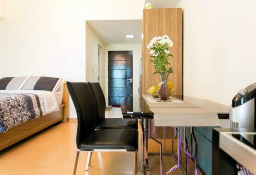 استودیوی لوکس, Avant Apartments At The Fort