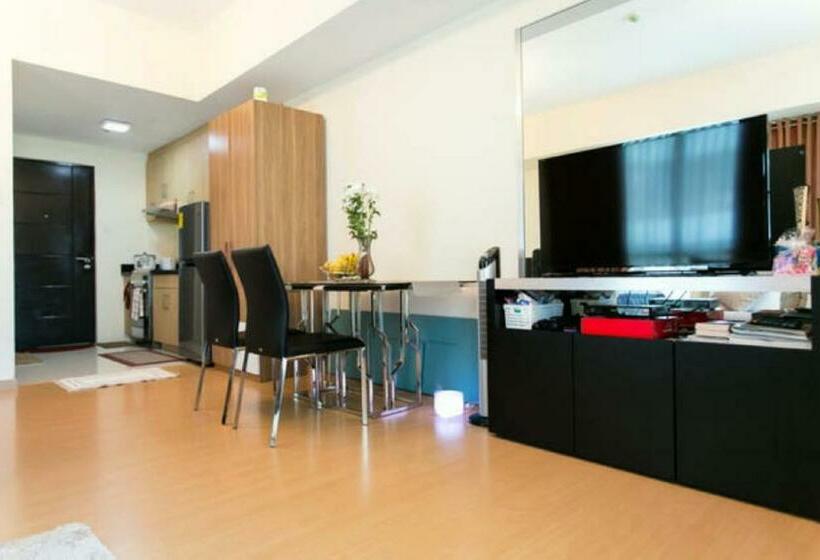 استودیوی لوکس, Avant Apartments At The Fort