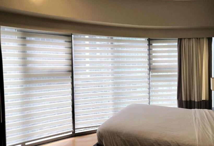 سوییت خانوادگی, Avant Apartments At The Fort