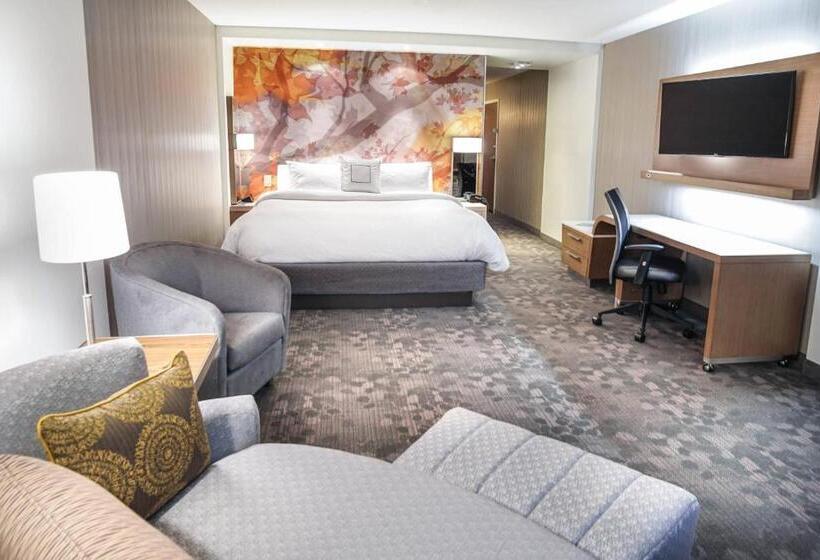 스탠다드 룸 킹사이즈 침대, Courtyard By Marriott Lenox Berkshires