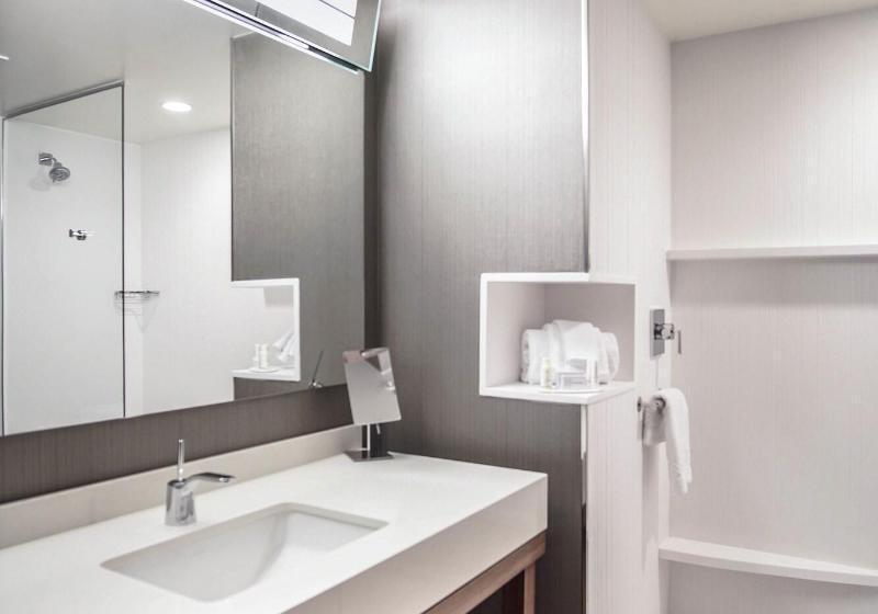 غرفة قياسية سرير كينج, Courtyard By Marriott Lenox Berkshires