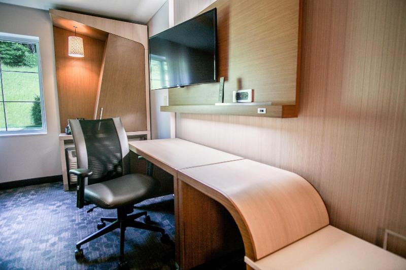 غرفة قياسية سرير كينج, Courtyard By Marriott Lenox Berkshires