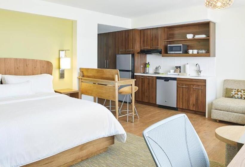 스탠다드 스튜디오 킹침대, Element West Des Moines