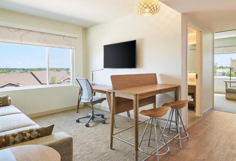 이그제큐티브 스위트 킹침대, Element West Des Moines