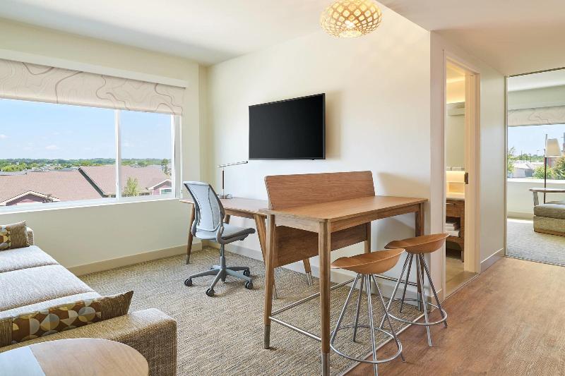 이그제큐티브 스위트 킹침대, Element West Des Moines