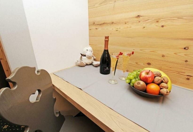 コンフォートルーム, Maria